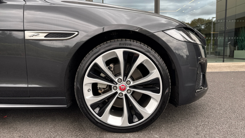 Jaguar XF 2.0 D200 R-Dynamic HSE 4dr Auto AWD Diesel Saloon